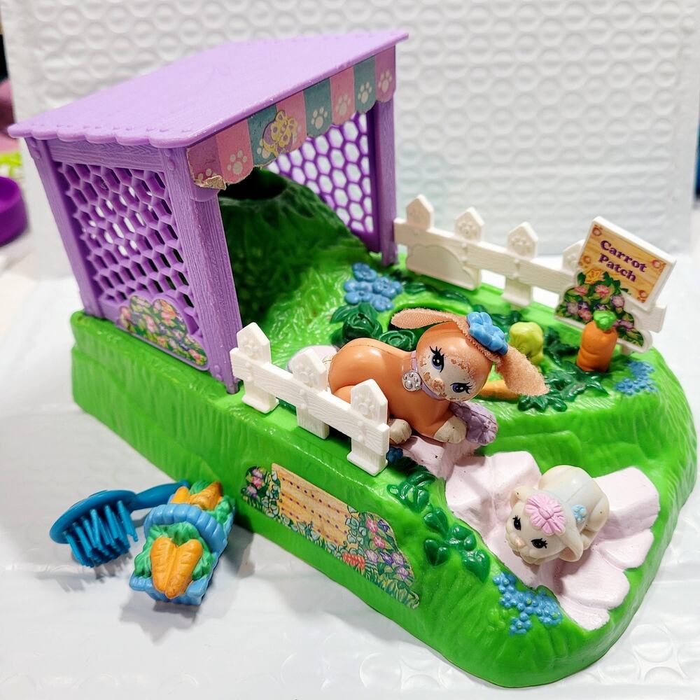 VTG 1995 Littlest Pet Shop LPS On The Move Hop ‘n Hide Bunnies Partial Play Set